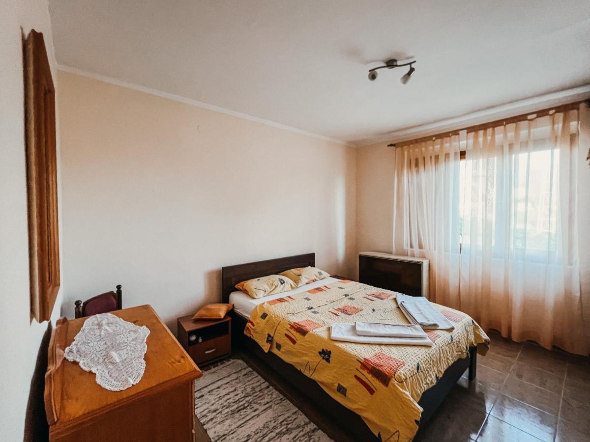 Vladivostok Apartments Тиват Экстерьер фото
