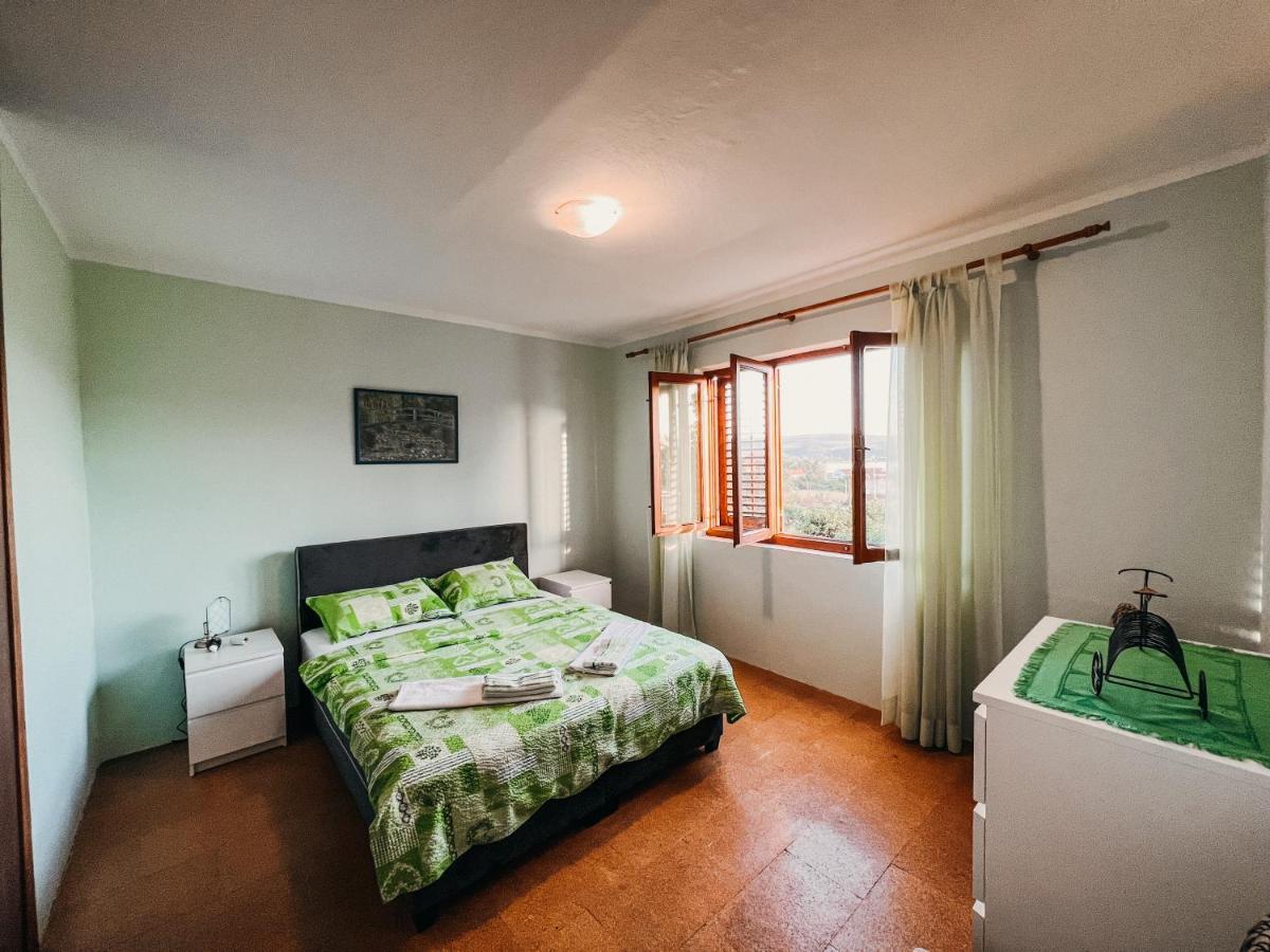 Vladivostok Apartments Тиват Экстерьер фото