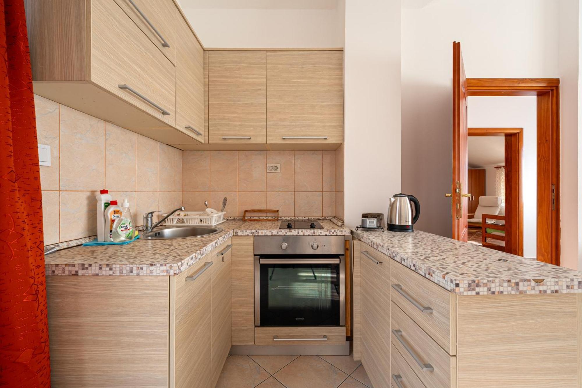 Vladivostok Apartments Тиват Экстерьер фото