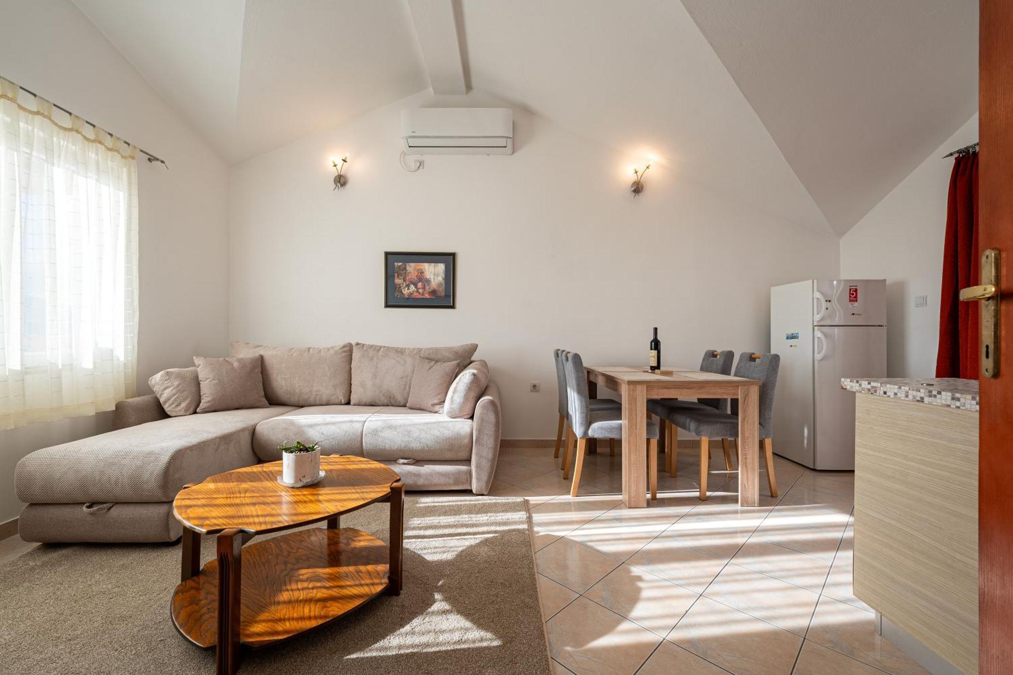 Vladivostok Apartments Тиват Экстерьер фото