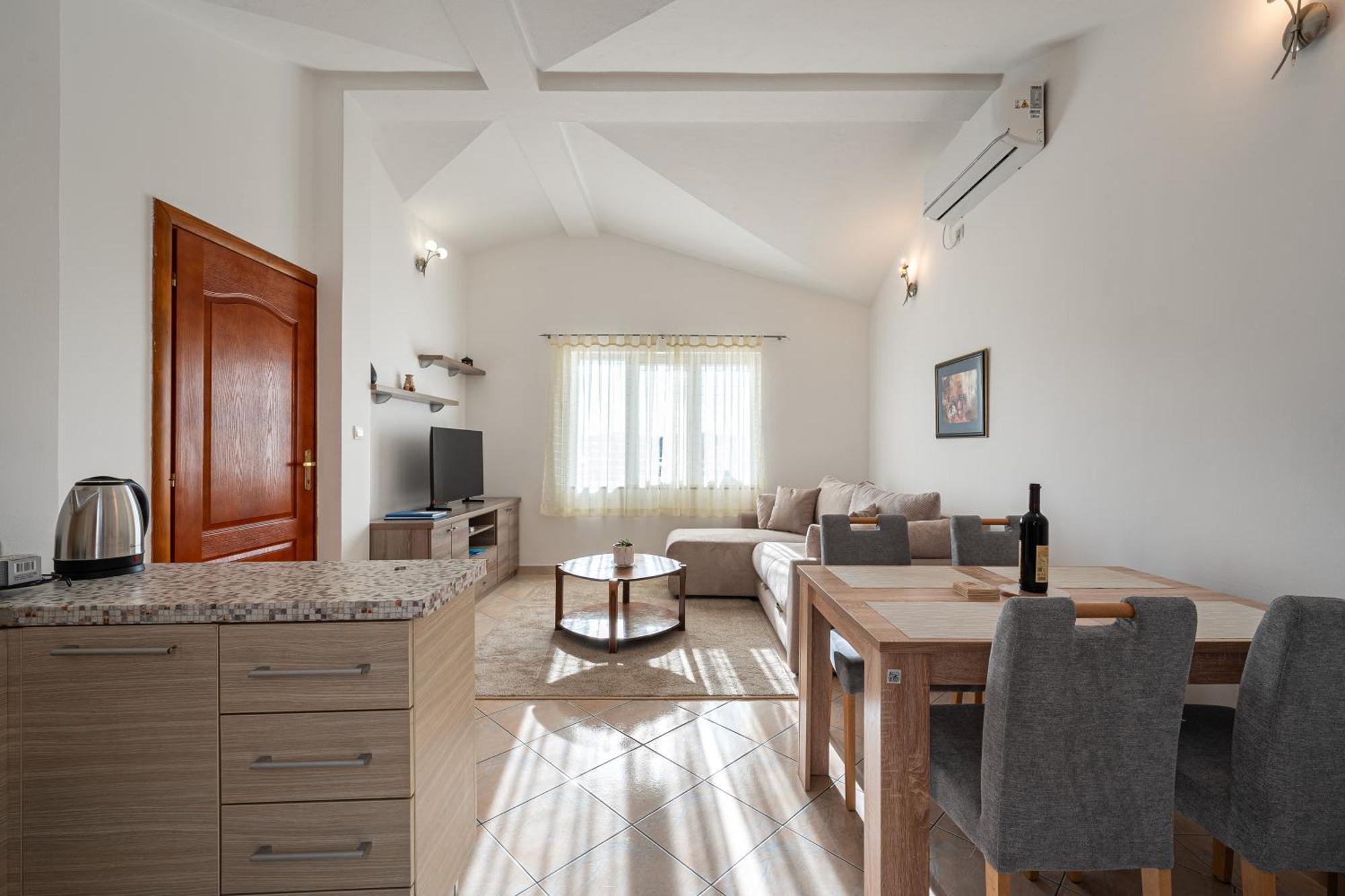 Vladivostok Apartments Тиват Экстерьер фото